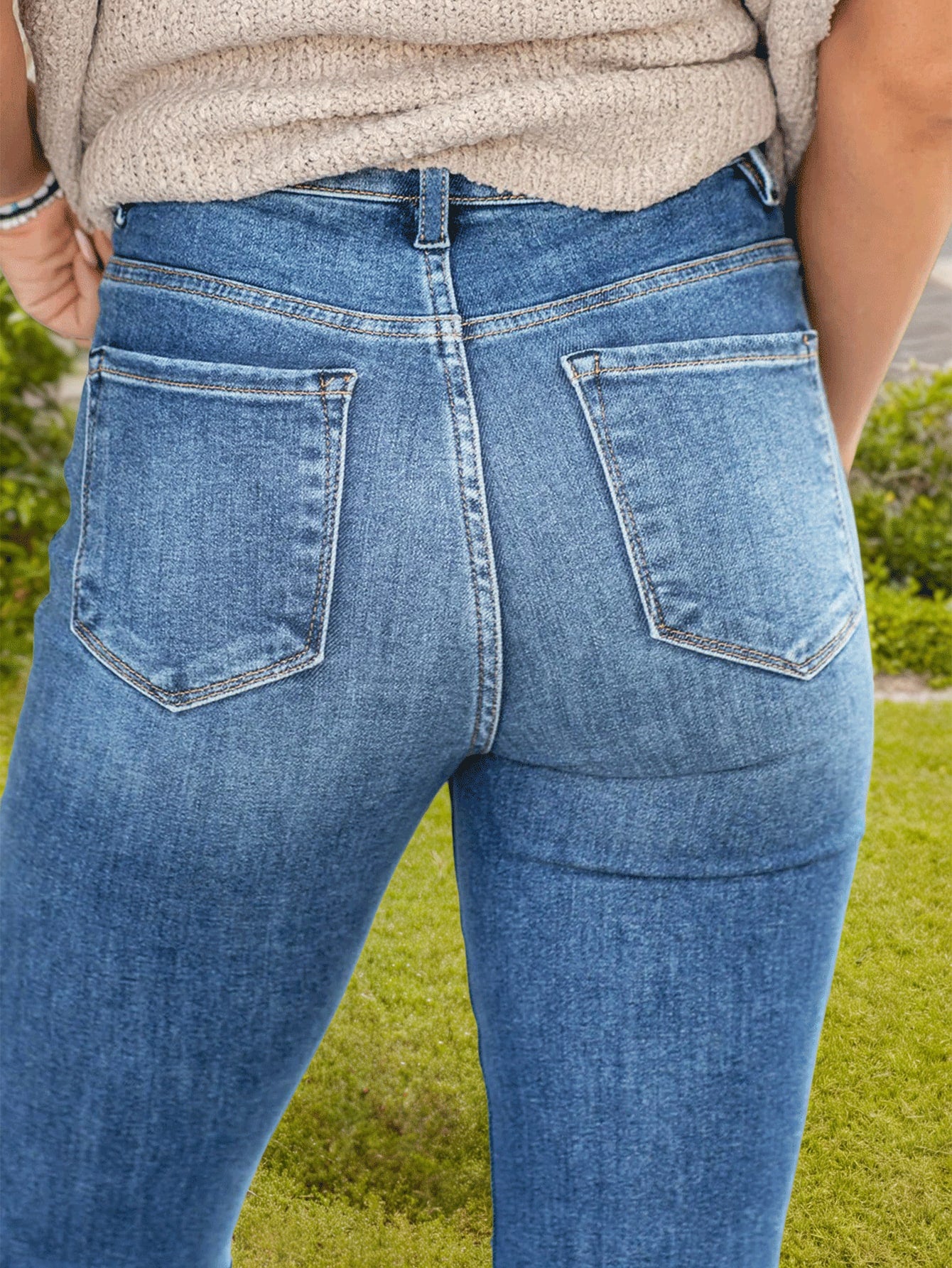 Women's Medium-Stretch Denim Jeans – Style 2530